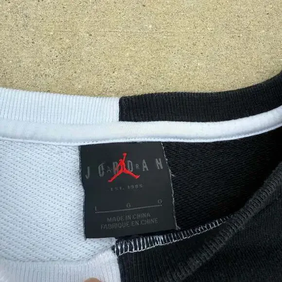 Nike Air Jordan SRT Logo Remix Crew Neck Sweatshirt - Picture 3 of 4